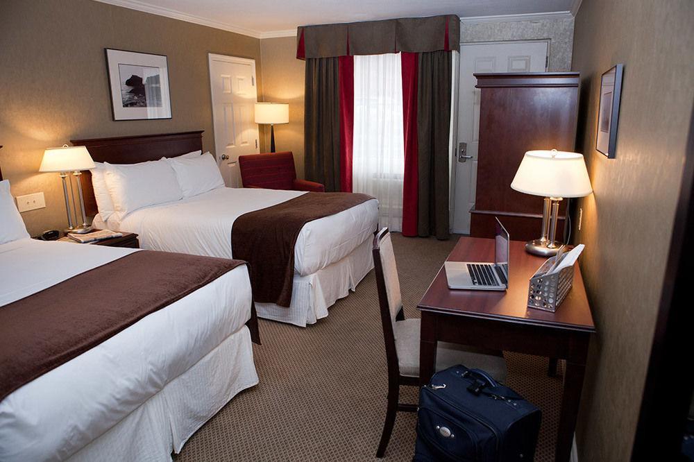 The Hotel On Pownal Charlottetown Exterior photo