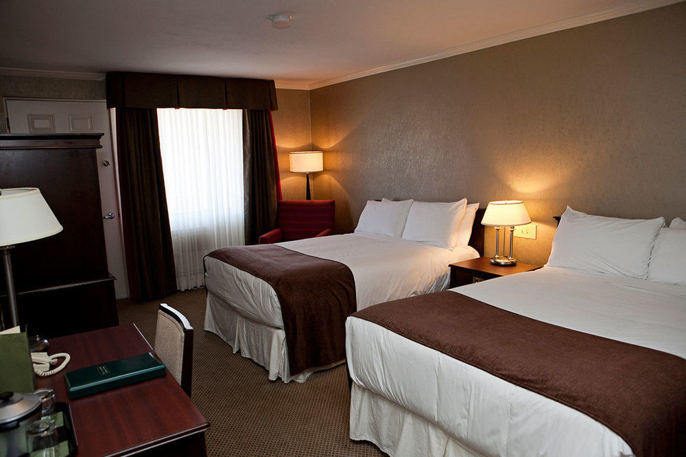 The Hotel On Pownal Charlottetown Exterior photo